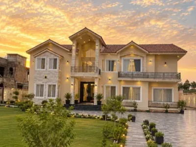Farmhouse properties in Gulberg Greens Islamabad, comparing 4, 5 and 10 kanal plot sizes, spacious layouts and farmhouse living options.