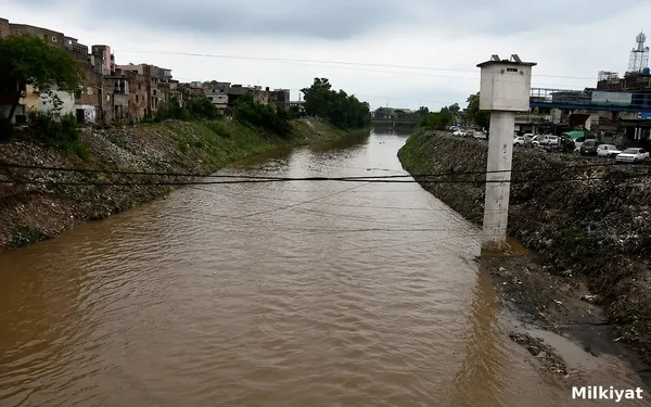 PMD Issues Nullah Lai Flood Alert as Heavy Rain Hits Rawalpindi