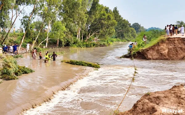 Indus Course Shift Raises Flood Threat to Settlements Near Larkana